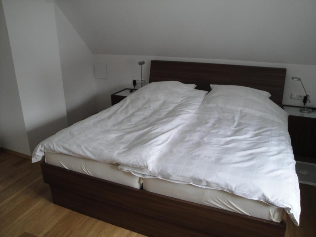 Bed & Kitchen Burgau 아파트 객실 사진